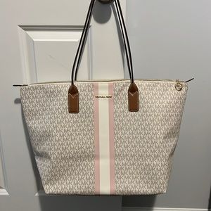 MK overnight bag